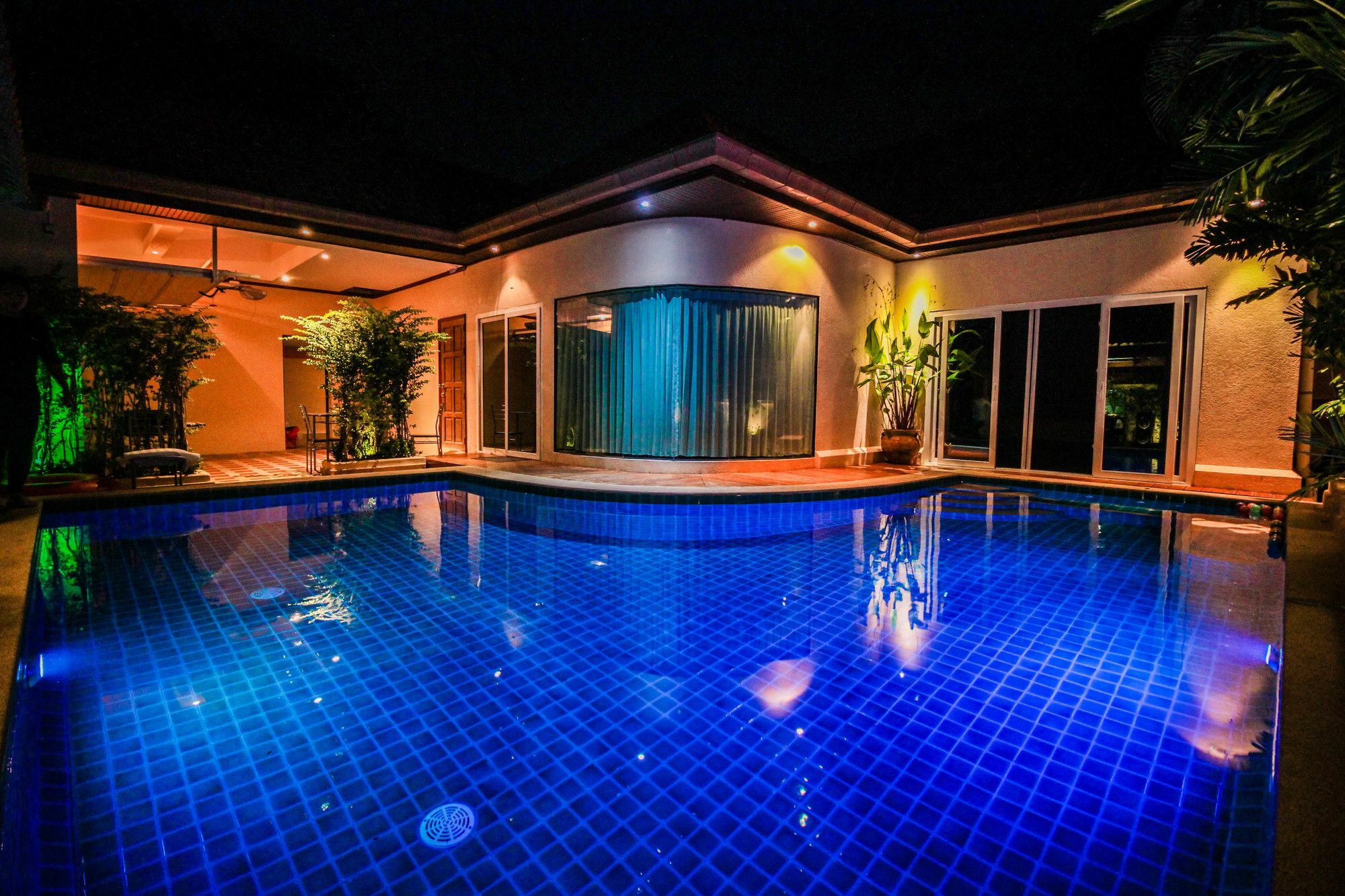 Cosy Beach Pool Villas By Pattaya Sunny Rentals מראה חיצוני תמונה