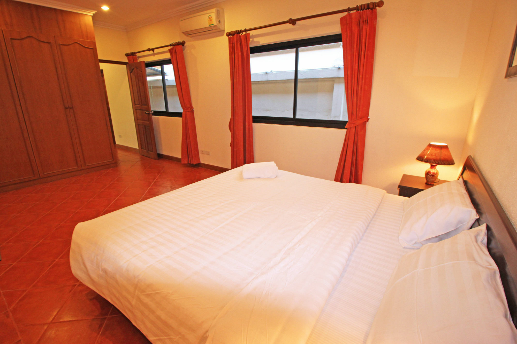 Cosy Beach Pool Villas By Pattaya Sunny Rentals מראה חיצוני תמונה